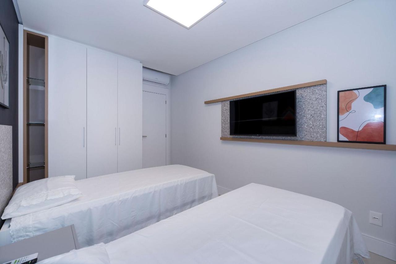 Adra 301 - Apartamento No Centro De Bombinhas - Rooftop Com Piscina E Academia - A Poucos Metros Da Praia - المظهر الخارجي الصورة
