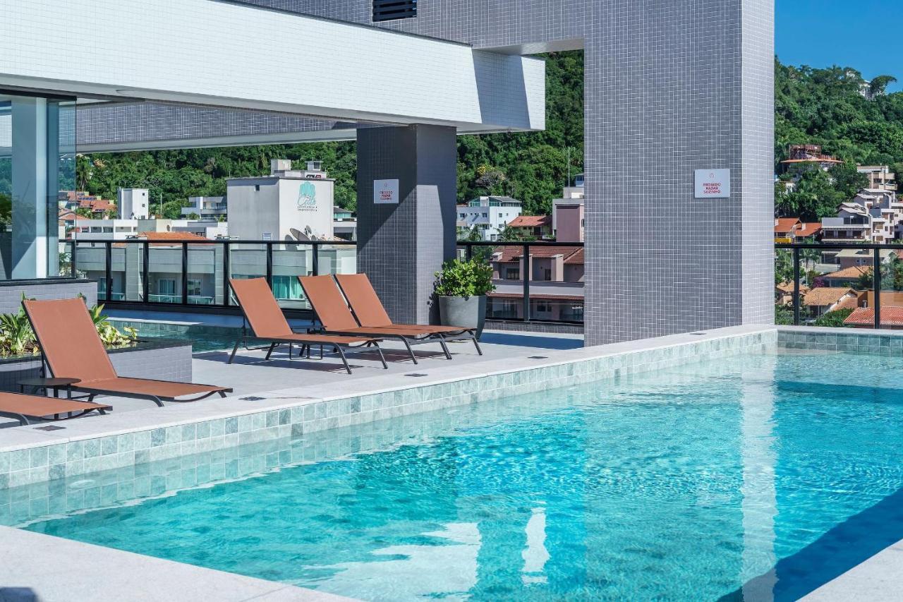 Adra 301 - Apartamento No Centro De Bombinhas - Rooftop Com Piscina E Academia - A Poucos Metros Da Praia - المظهر الخارجي الصورة