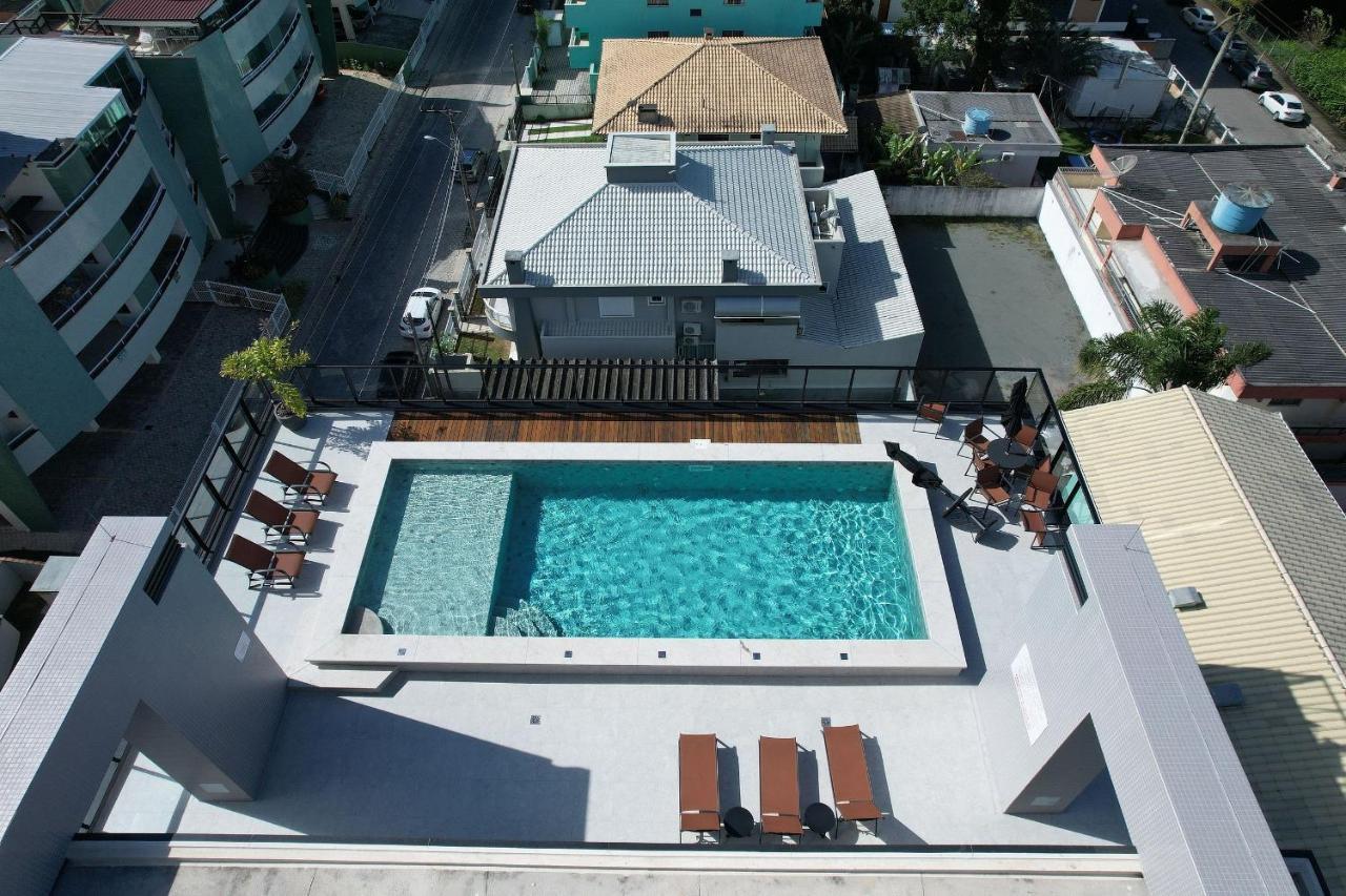 Adra 301 - Apartamento No Centro De Bombinhas - Rooftop Com Piscina E Academia - A Poucos Metros Da Praia - المظهر الخارجي الصورة