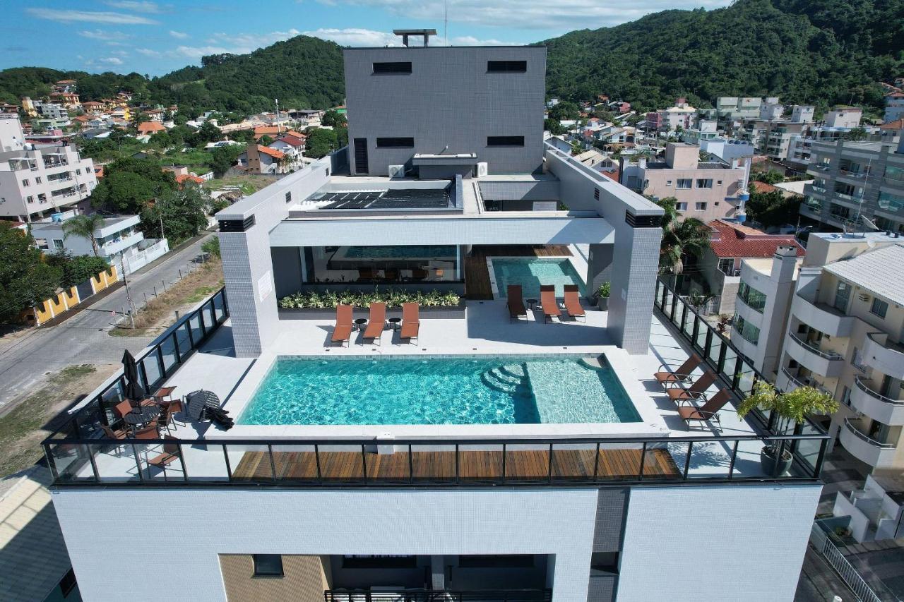 Adra 301 - Apartamento No Centro De Bombinhas - Rooftop Com Piscina E Academia - A Poucos Metros Da Praia - المظهر الخارجي الصورة